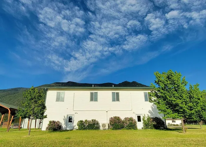 Charming Chalet Close To Gnp, Downtown & Game Room!